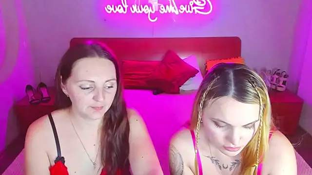 Snapshot of MagicEyess chatting on 02.14.25 MagicEyess online show from 02.14.25