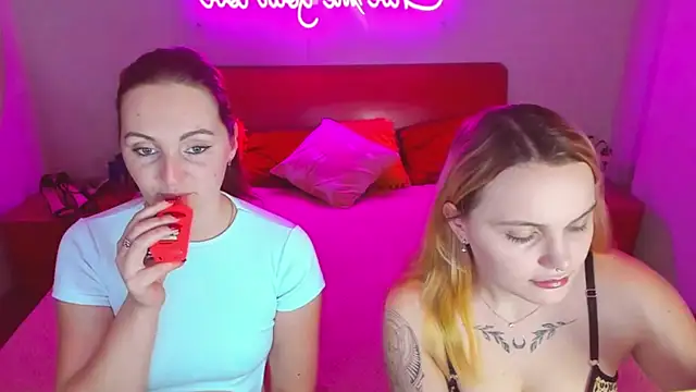 Snapshot of MagicEyess chatting on 02.26.25 MagicEyess online show from 02.26.25