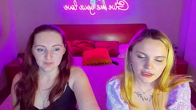 Snapshot of MagicEyess chatting on 03.08.25 MagicEyess online show from 03.08.25