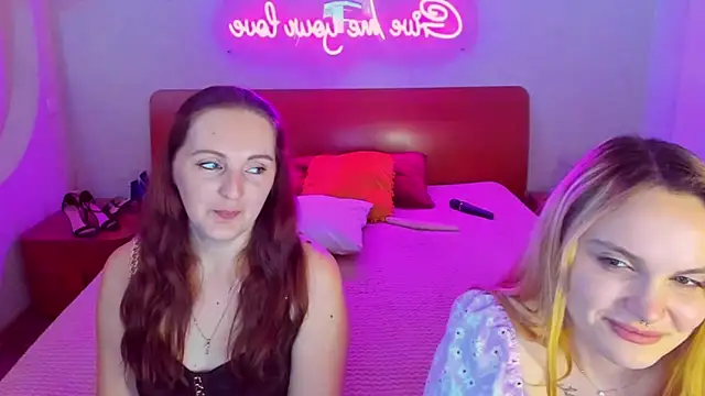 Snapshot of MagicEyess chatting on 03.08.25 MagicEyess online show from 03.08.25