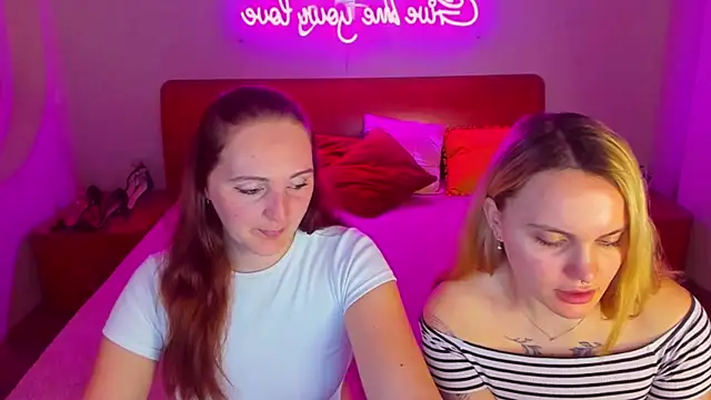 Snapshot of MagicEyess chatting on 03.11.25 MagicEyess online show from 03.11.25