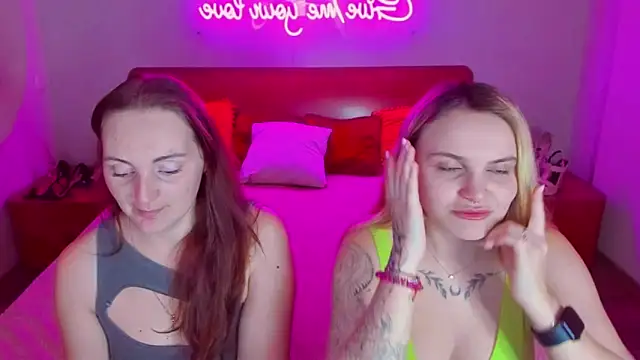 Snapshot of MagicEyess chatting on 03.21.25 MagicEyess online show from 03.21.25