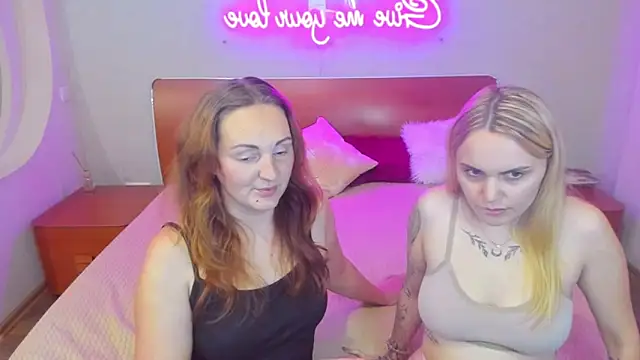 Snapshot of MagicEyess chatting on 11.01.25 MagicEyess online show from 11.01.25