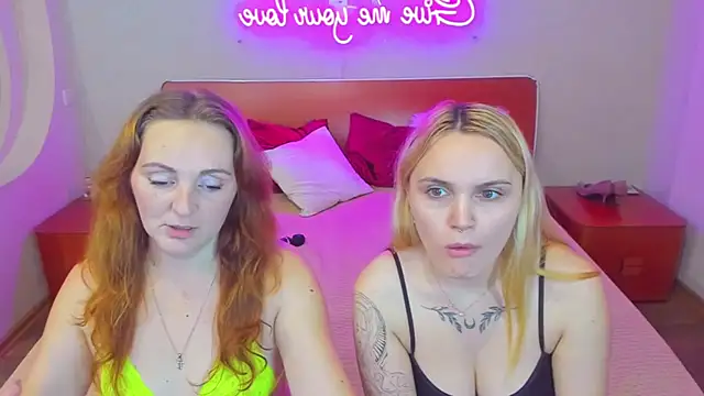 Snapshot of MagicEyess chatting on 11.22.25 MagicEyess online show from 11.22.25