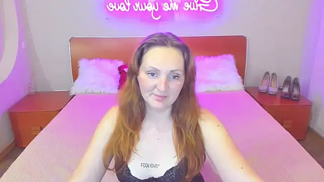 Snapshot of MagicEyess chatting on 02.14.26 MagicEyess online show from 02.14.26