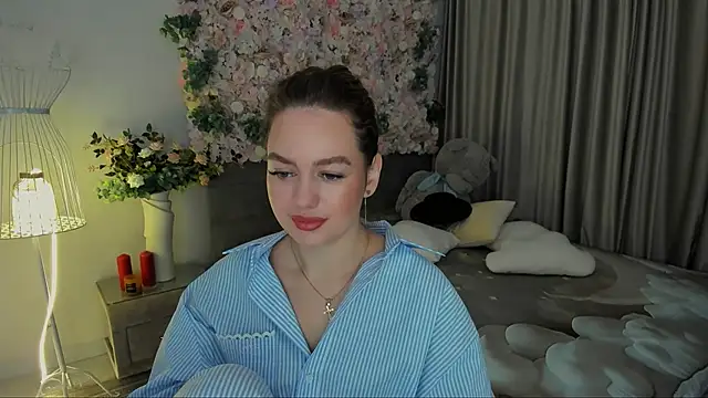 MiracleCurly online show from 11.12.25