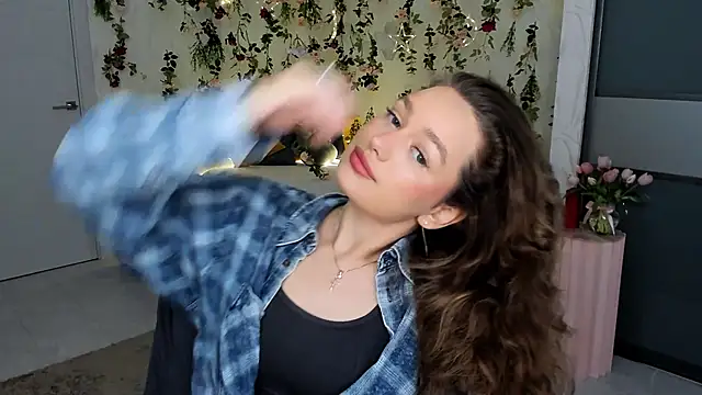 MiracleCurly online show from 04.11.26