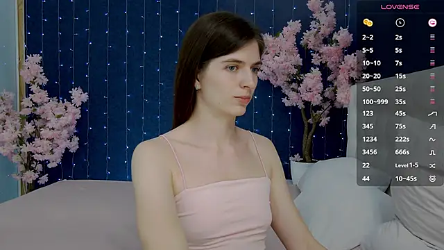 Snapshot of -Mirror-Girl- chatting on 03.13.25 -Mirror-Girl- online show from 03.13.25