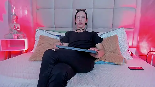 Hecatee 77 online show from 11.23.25