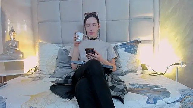 Hecatee 77 online show from 01.10.26