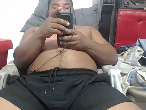 Snapshot of PONSE_LATINO chatting on 11.03.25 PONSE LATINO online show from 11.03.25