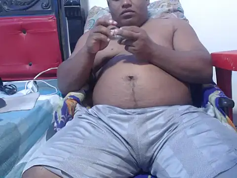 Snapshot of PONSE_LATINO chatting on 11.28.25 PONSE LATINO online show from 11.28.25