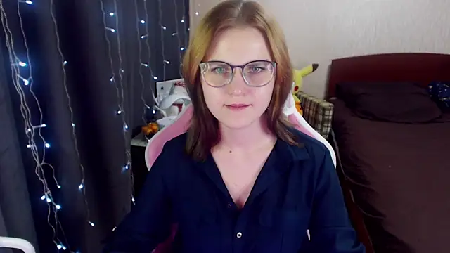 Snapshot of MissBrightShine chatting on 01.17.25 MissBrightShine online show from 01.17.25