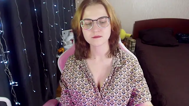 Snapshot of MissBrightShine chatting on 01.24.25 MissBrightShine online show from 01.24.25
