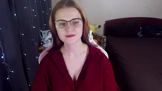 Snapshot of MissBrightShine chatting on 02.12.25 MissBrightShine online show from 02.12.25