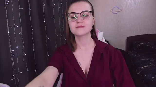 Snapshot of MissBrightShine chatting on 02.20.25 MissBrightShine online show from 02.20.25