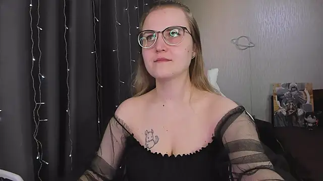 MissBrightShine online show from 04.10.26