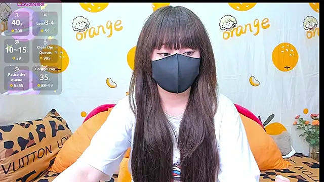 Snapshot of alonelove__ chatting on 11.08.25 alonelove online show from 11.08.25