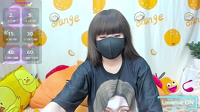Snapshot of alonelove__ chatting on 04.18.26 alonelove online show from 04.18.26
