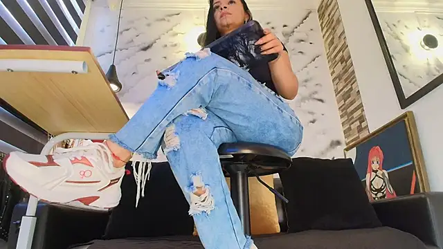 Sophie LittleS online show from 03.03.26