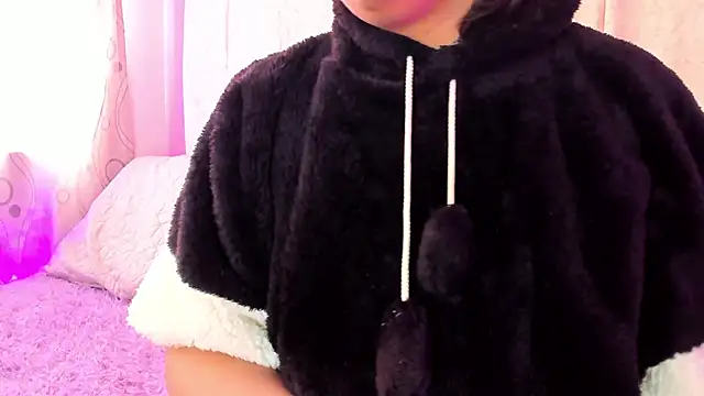 Snapshot of Satuurn_ chatting on 12.16.24 Satuurn online show from 12.16.24