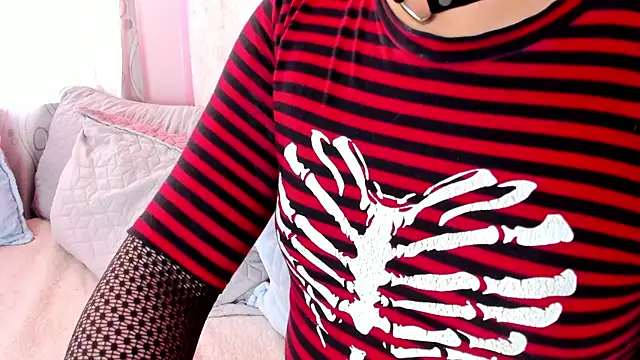 Snapshot of Satuurn_ chatting on 01.25.25 Satuurn online show from 01.25.25