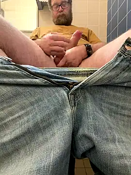 Bigbi6foot5 online show from 12.17.25