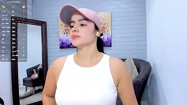 Snapshot of Paula_Desousa chatting on 04.28.26 Paula Desousa online show from 04.28.26