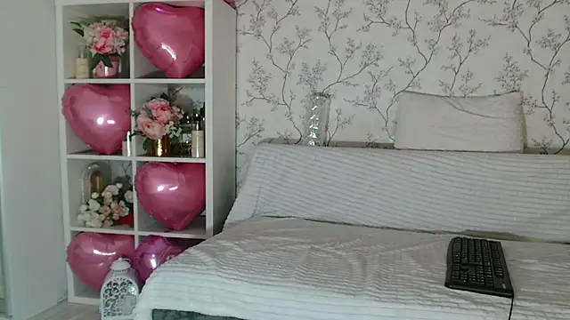 Imcarrieberry online show from 02.14.25