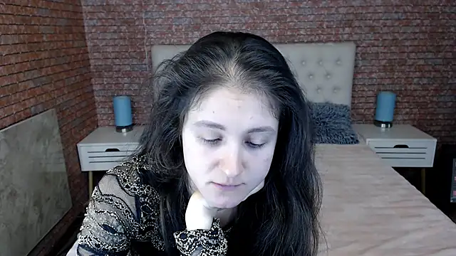 Holliy Cooper online show from 01.28.25