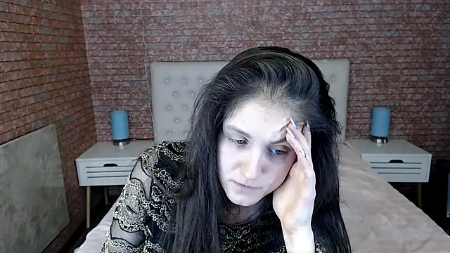 Holliy Cooper online show from 01.28.25