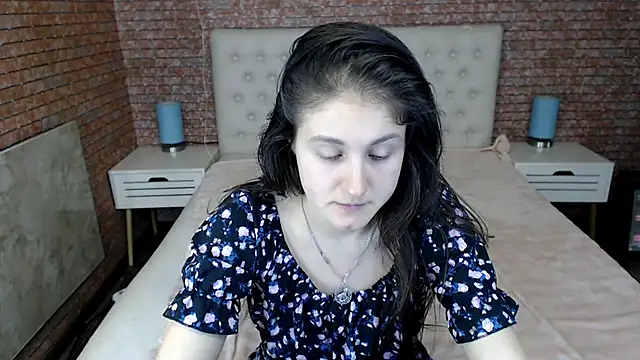 Holliy Cooper online show from 01.31.25