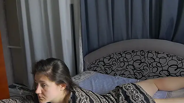 Holliy Cooper online show from 02.25.25