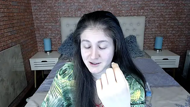 Holliy Cooper online show from 03.14.25