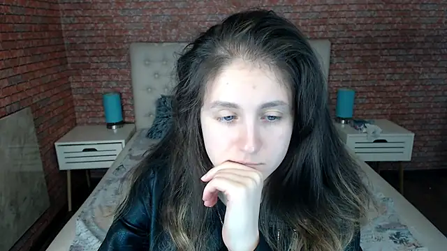 Holliy Cooper online show from 09.25.25