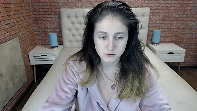 Holliy Cooper online show from 09.30.25