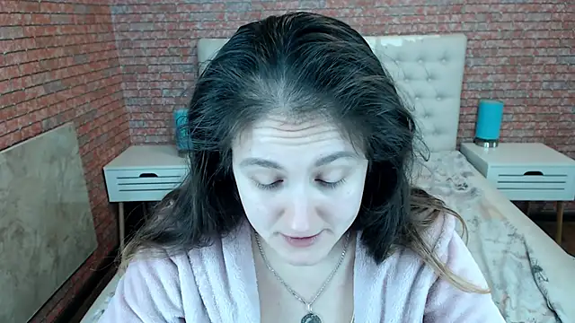 Holliy Cooper online show from 11.01.25