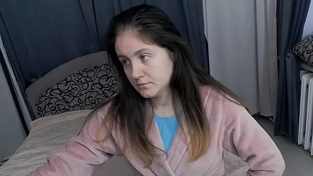 Holliy Cooper online show from 12.05.25