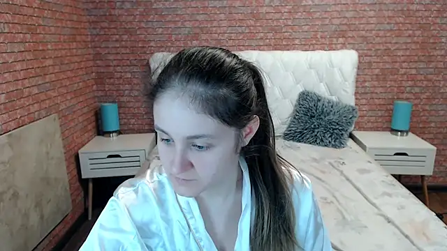 Snapshot of Holliy_Cooper chatting on 06.06.26 Holliy Cooper online show from 06.06.26