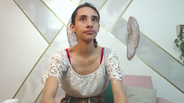 RoxanaCyrano  online show from 02.18.25