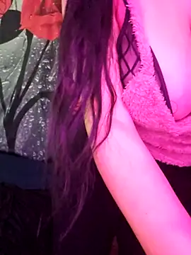 Snapshot of Zeina2024 chatting on 11.14.25 Zeina2024 online show from 11.14.25