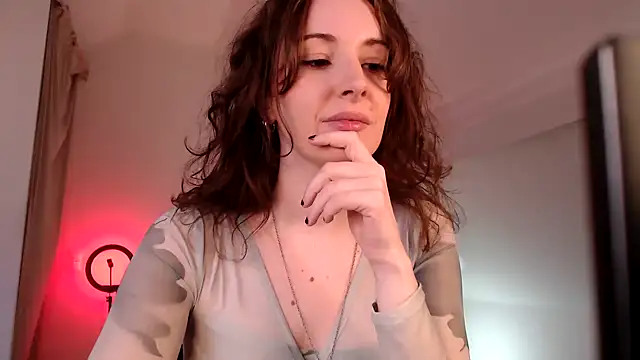 sophia leurre online show from 01.07.25