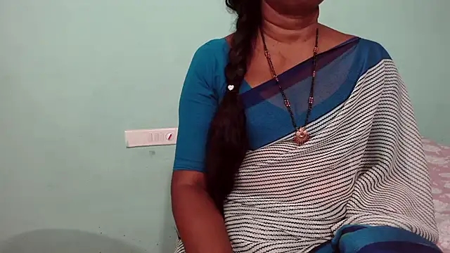 Snapshot of shrutitelugu69 chatting on 02.23.26 shrutitelugu69 online show from 02.23.26