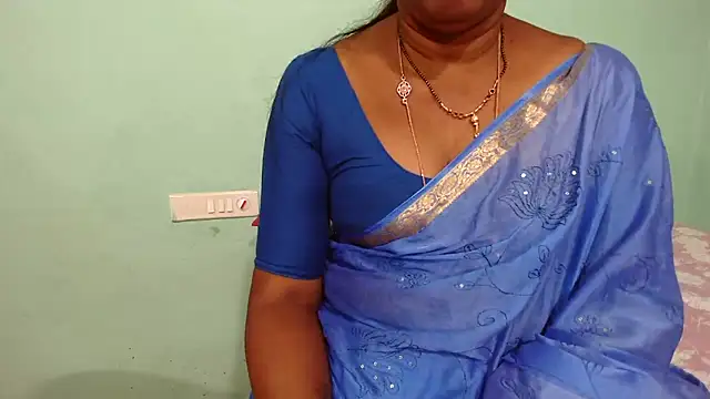 Snapshot of shrutitelugu69 chatting on 03.04.26 shrutitelugu69 online show from 03.04.26