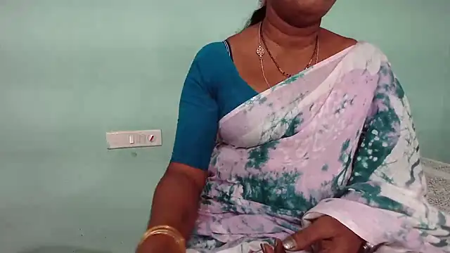 Snapshot of shrutitelugu69 chatting on 04.03.26 shrutitelugu69 online show from 04.03.26