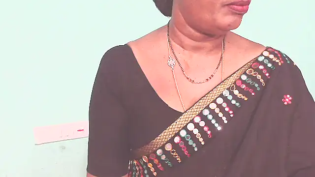 Snapshot of shrutitelugu69 chatting on 04.15.26 shrutitelugu69 online show from 04.15.26