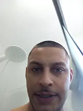 Snapshot of emrehliug12 chatting on 09.26.25 emrehliug12 online show from 09.26.25