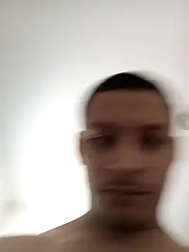 Snapshot of emrehliug12 chatting on 11.24.25 emrehliug12 online show from 11.24.25