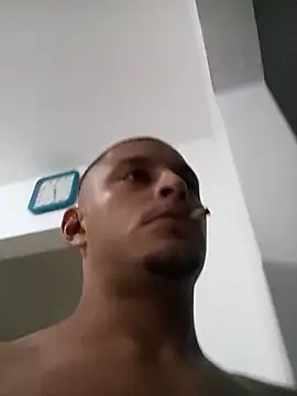 Snapshot of emrehliug12 chatting on 03.19.26 emrehliug12 online show from 03.19.26