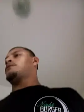 Snapshot of emrehliug12 chatting on 03.31.26 emrehliug12 online show from 03.31.26